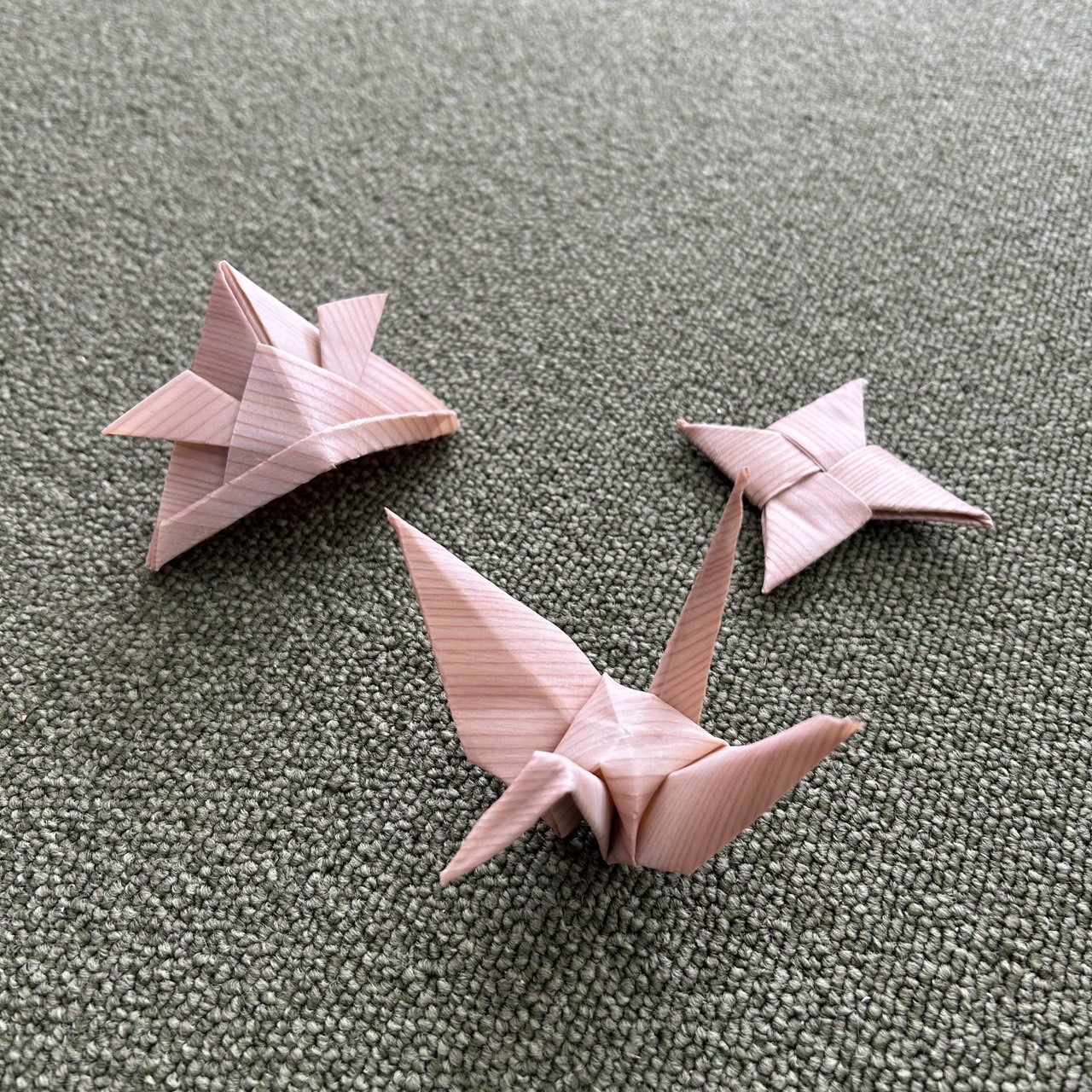 ネームプレート彫刻体験、木の折り紙体験